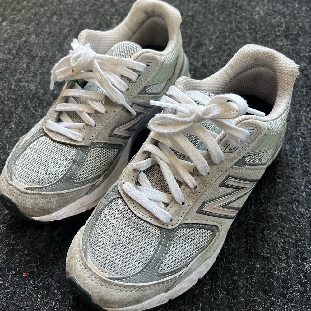 New Balance 990